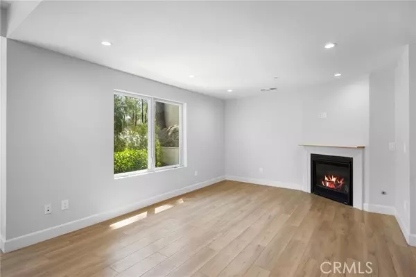 Glendale, CA 91206,357 Harvey DR 101