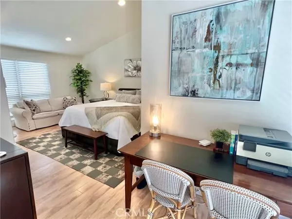 Corona Del Mar, CA 92625,611 1/2 Orchid AVE
