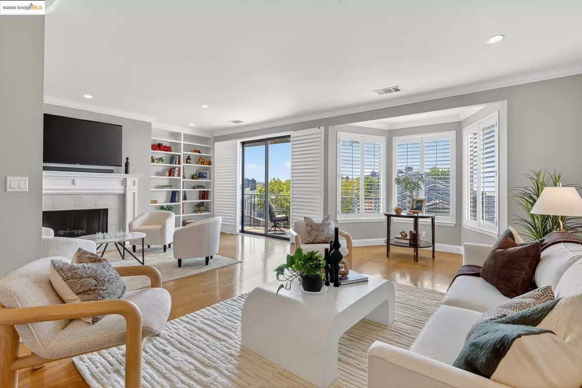 Oakland, CA 94618,64 Schooner Hl