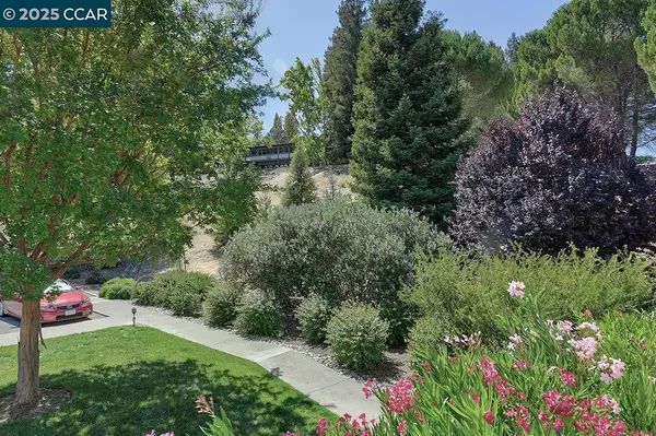 Walnut Creek, CA 94595,1424 Canyonwood Ct 1