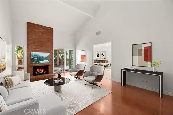 949 S Ridgecrest CIR, Anaheim Hills, CA 92807