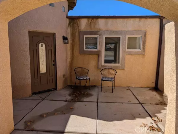 Helendale, CA 92342,27160 Vista RD 8