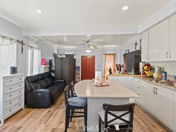 Los Angeles, CA 90018,2245 W 27th ST