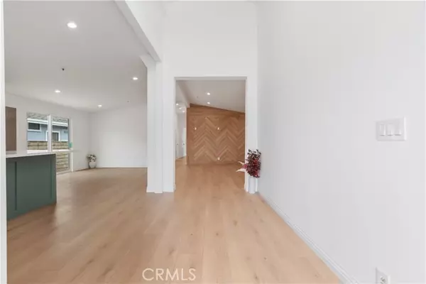 Sylmar, CA 91342,13691 Gavina AVE 420