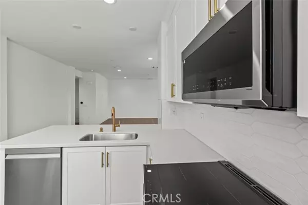 Anaheim, CA 92806,2410 E Agave AVE 10