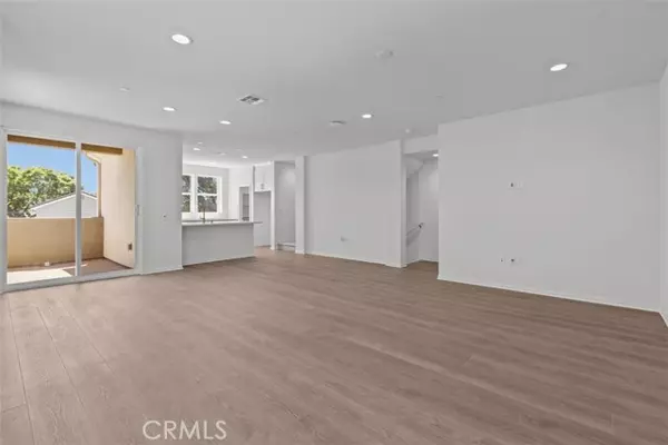 Anaheim, CA 92806,2410 E Agave AVE 10