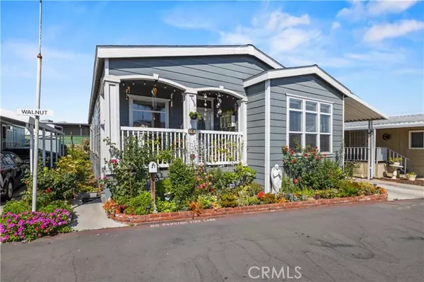 Anaheim, CA 92801,21 Walnut Via