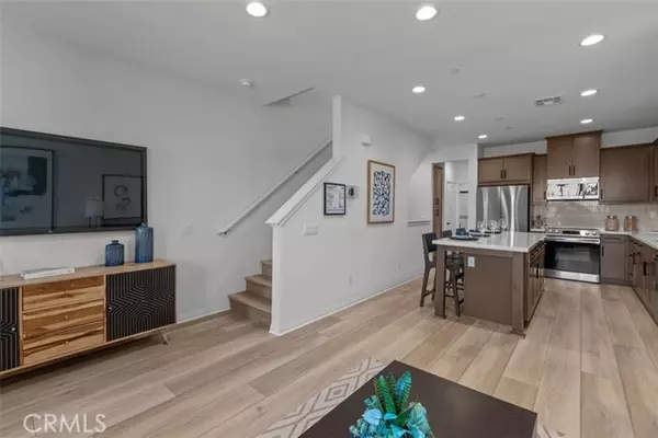 Anaheim, CA 92801,1097 N Harbor BLD