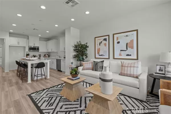 Anaheim, CA 92801,1095 N Harbor BLD