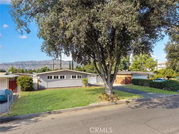 Azusa, CA 91702,739 E Haltern St