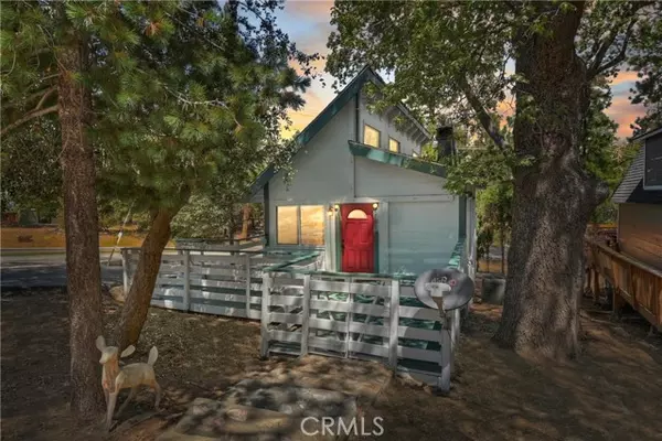 27026 Overlook LN, Lake Arrowhead, CA 92352
