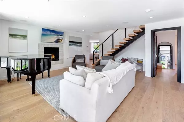 Costa Mesa, CA 92627,418 E 16th ST