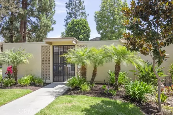 Laguna Woods, CA 92637,207 Avenida Majorca A