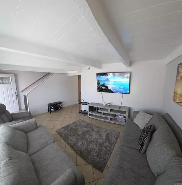 Vista, CA 92084,847 Raintree PL