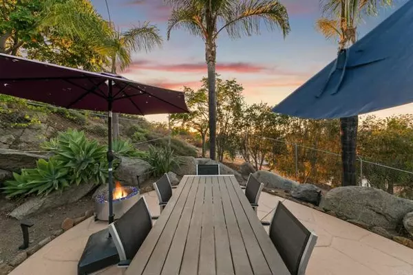 Bonsall, CA 92003,30330 Via Maria Elena