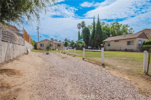 Los Angeles, CA 90044,11126 Van Buren Ave