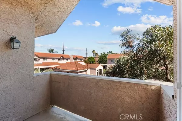 San Fernando, CA 91340,10943 Laurel Canyon BLD C10