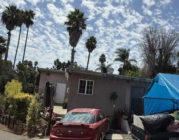 215 Guajome ST, Vista, CA 92083