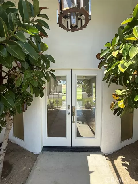 Palm Springs, CA 92264,2217 S Bobolink LN