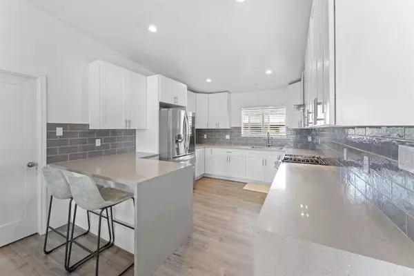 Escondido, CA 92029,1045 Howard AVE