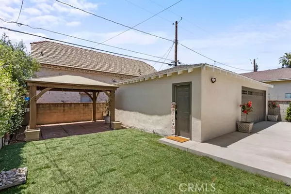 Burbank, CA 91506,731 N Beachwood DR