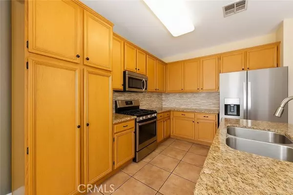 San Bernardino, CA 92408,2627 S Carl PL