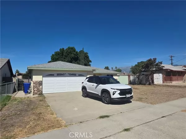 Fontana, CA 92335,9906 Cypress AVE