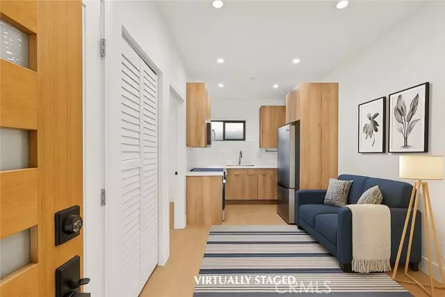 5734 Stansbury AVE, Van Nuys, CA 91401