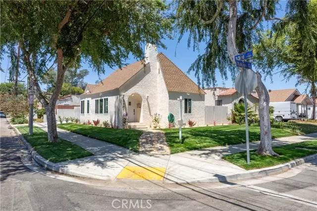 3301 Falcon AVE, Signal Hill, CA 90755