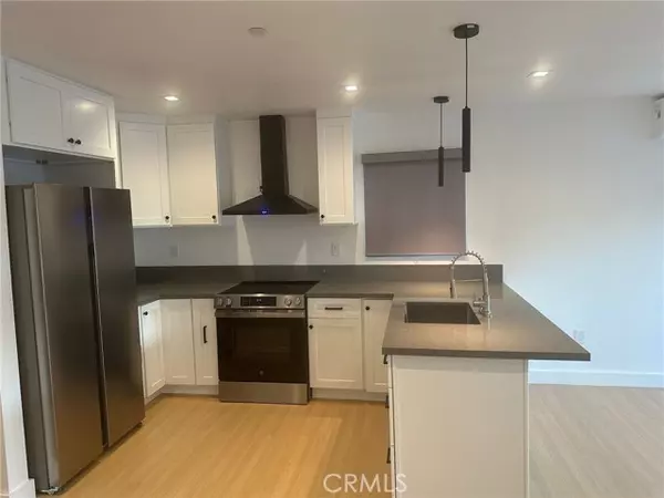 Chatsworth, CA 91311,10017 Mason A