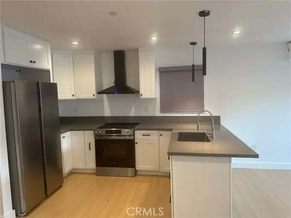 Chatsworth, CA 91311,10017 Mason A