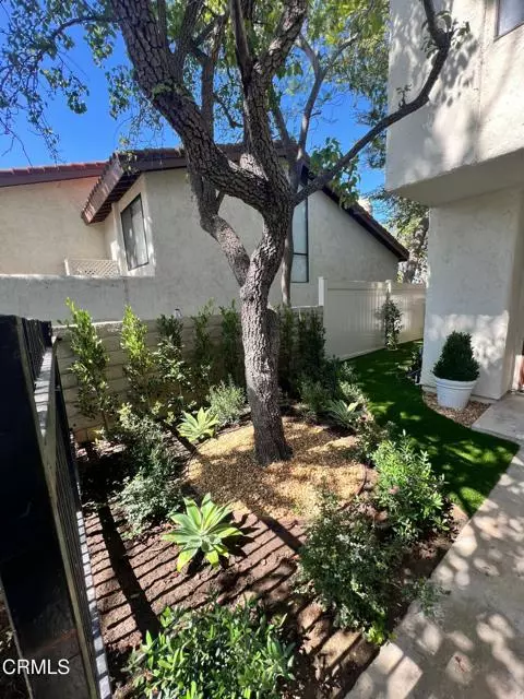 Thousand Oaks, CA 91360,889 Shadow Lake DR