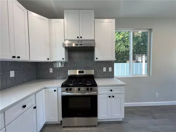 Santa Ana, CA 92703,924 W Chestnut AVE 3