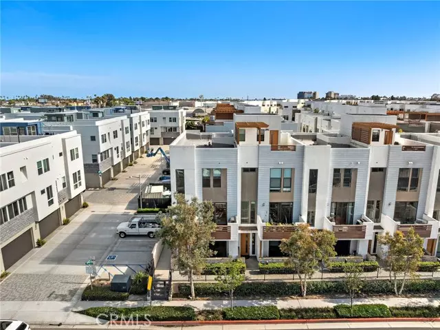 645 W 17th ST, Costa Mesa, CA 92627