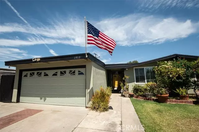 1913 W Beacon AVE, Anaheim, CA 92804