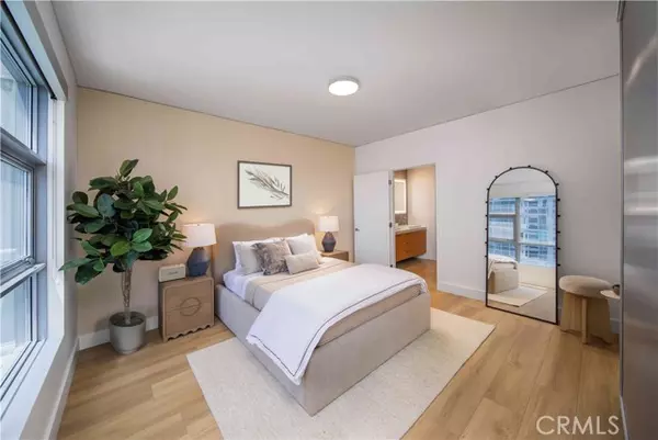 Santa Ana, CA 92707,9 MacArthur Place 803