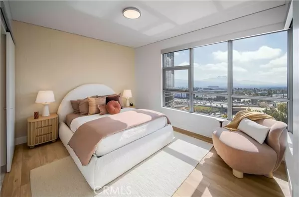 Santa Ana, CA 92707,9 MacArthur Place 803