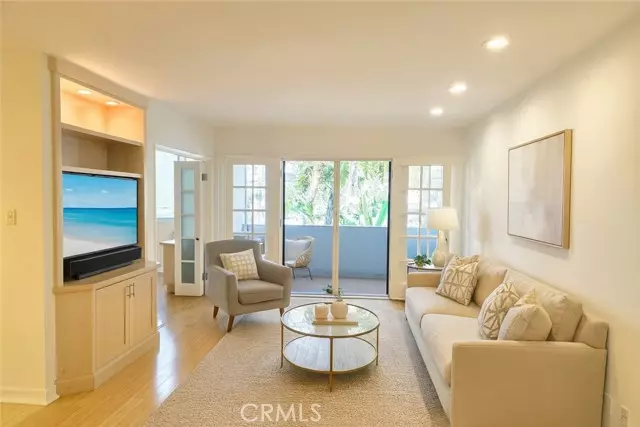 901 10th ST 205, Santa Monica, CA 90403