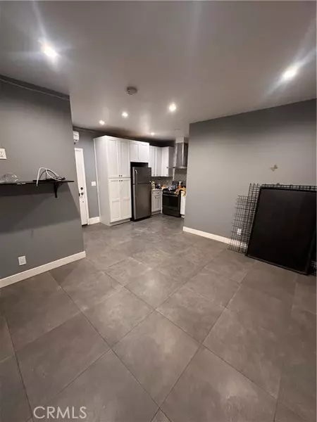 8963 Mercedes, Arleta, CA 91331