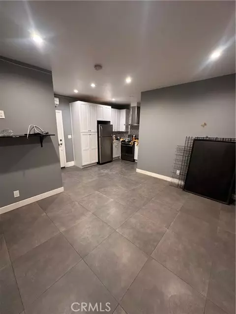 Arleta, CA 91331,8963 Mercedes