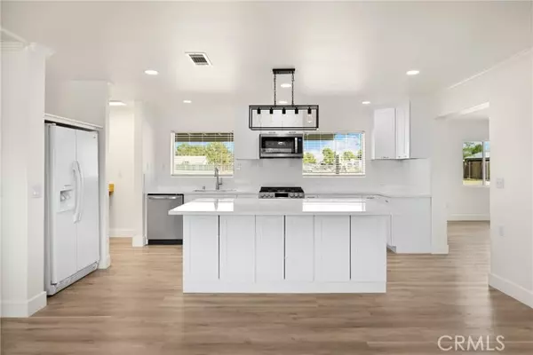 Apple Valley, CA 92307,14265 Santee RD