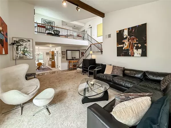 5021 Ambridge DR, Calabasas, CA 91301