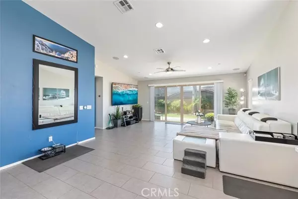 Lake Elsinore, CA 92532,34147 Dianthus LN