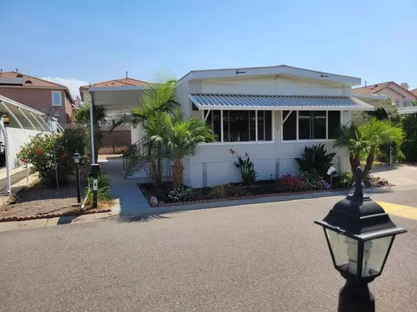 Escondido, CA 92027,2300 E Valley Pkwy 4