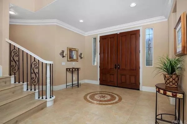 Carlsbad, CA 92009,8008 Avenida Secreto