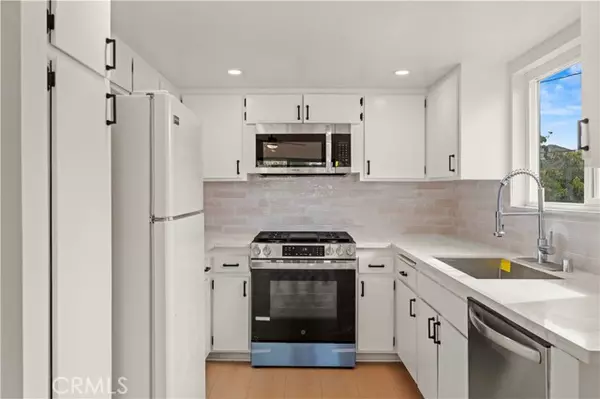 Canyon Country, CA 91351,17847 Beneda LN 13