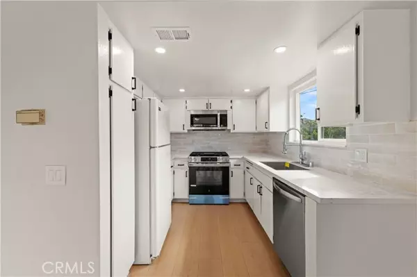 Canyon Country, CA 91351,17847 Beneda LN 13