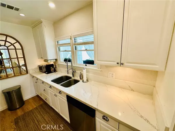 Valley Village, CA 91607,5431 Agnes AVE