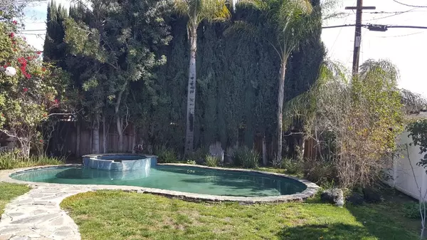 Encino, CA 91316,5122 Lindley AVE