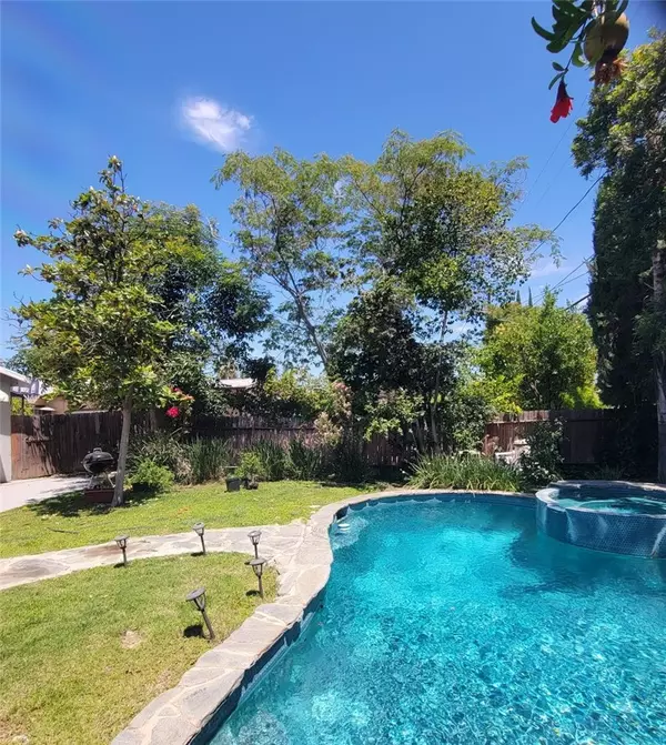 Encino, CA 91316,5122 Lindley AVE